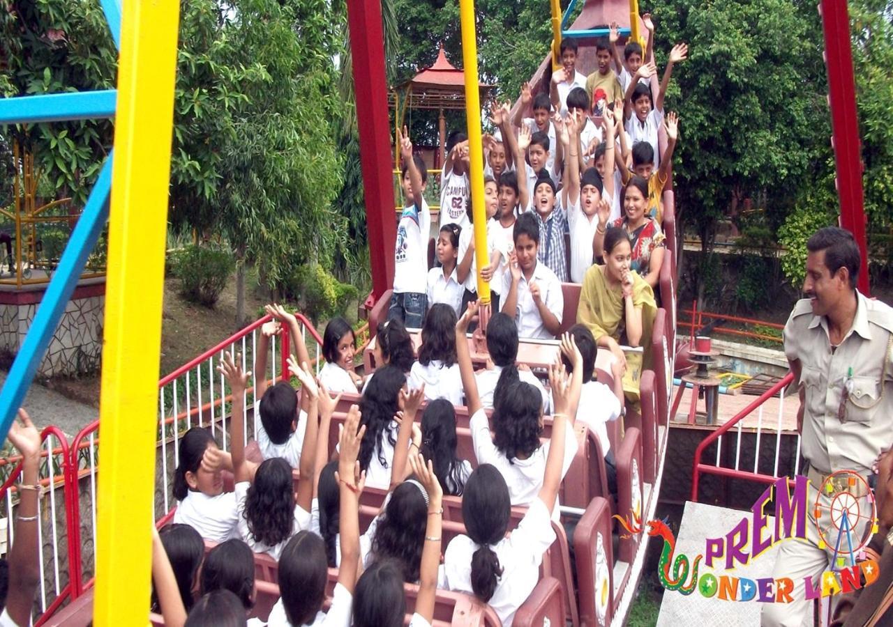 เอ็มบี คล้าร์ก อินน์ โมราดาบัด ภายนอก รูปภาพ
